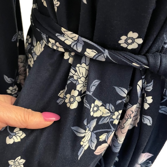 NWT 🦋 JNY Beautiful Floral robe | Small/Medium - Picture 13 of 16